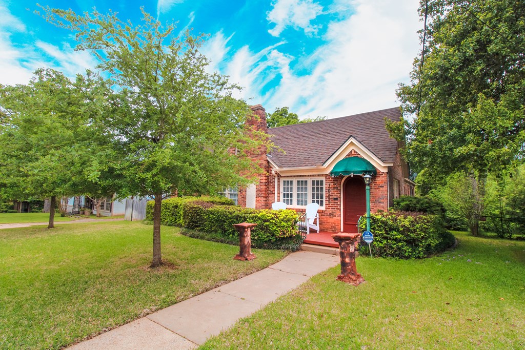 1009 S Sylvan Ave.