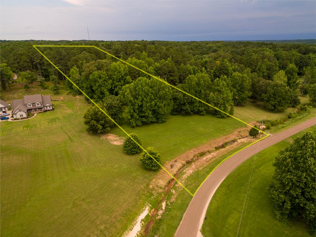 The Last Lot in Long Meadow Subdivision! There is nothing else that compares to Location and Beauty in Oxford! Don't miss out on the Exclusivity with Acreage that Long Meadow has to offer and just few minutes drive to the Oxford Square. Lafayette County School District.